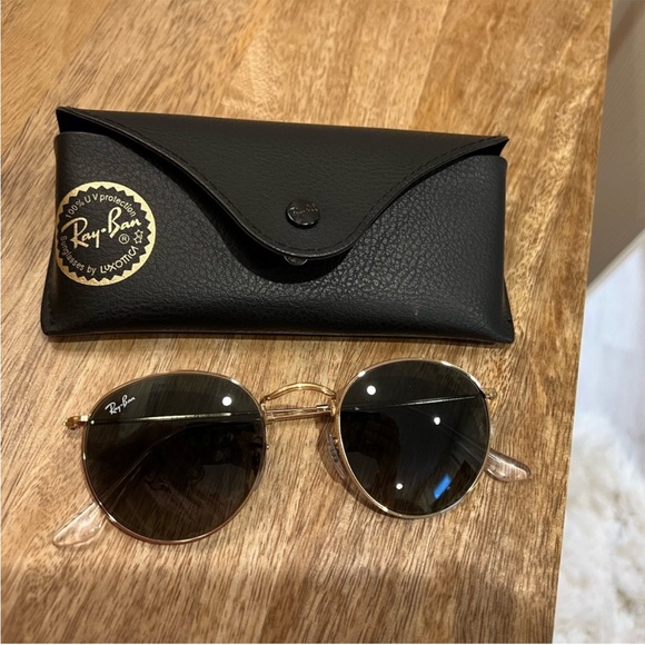 Like-new Ray-Ban Classic Round Grey Gradient & Gold Frame Sunglasses - Picture 7 of 7